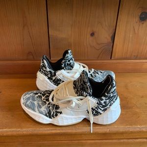 Adidas Harden vol 4